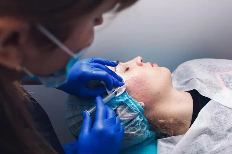 Co powoduje cellulit i jak się go pozbyć